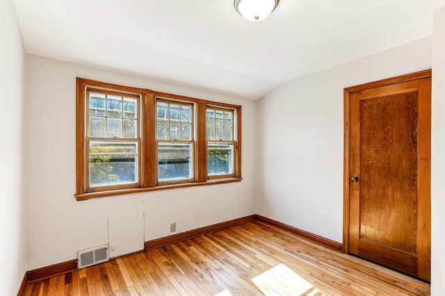 3412 34th Avenue S, Minneapolis, MN 55406