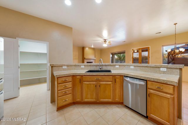 251 N Del Sur Drive, Vail, AZ 85641