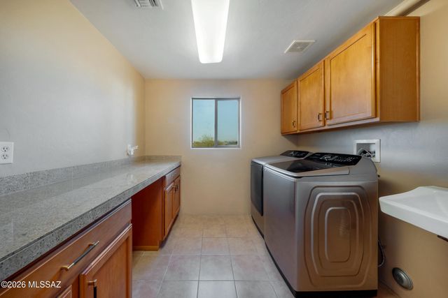 251 N Del Sur Drive, Vail, AZ 85641