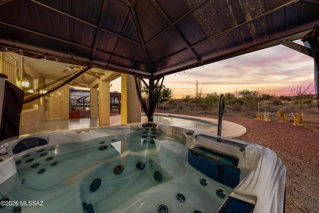 251 N Del Sur Drive, Vail, AZ 85641