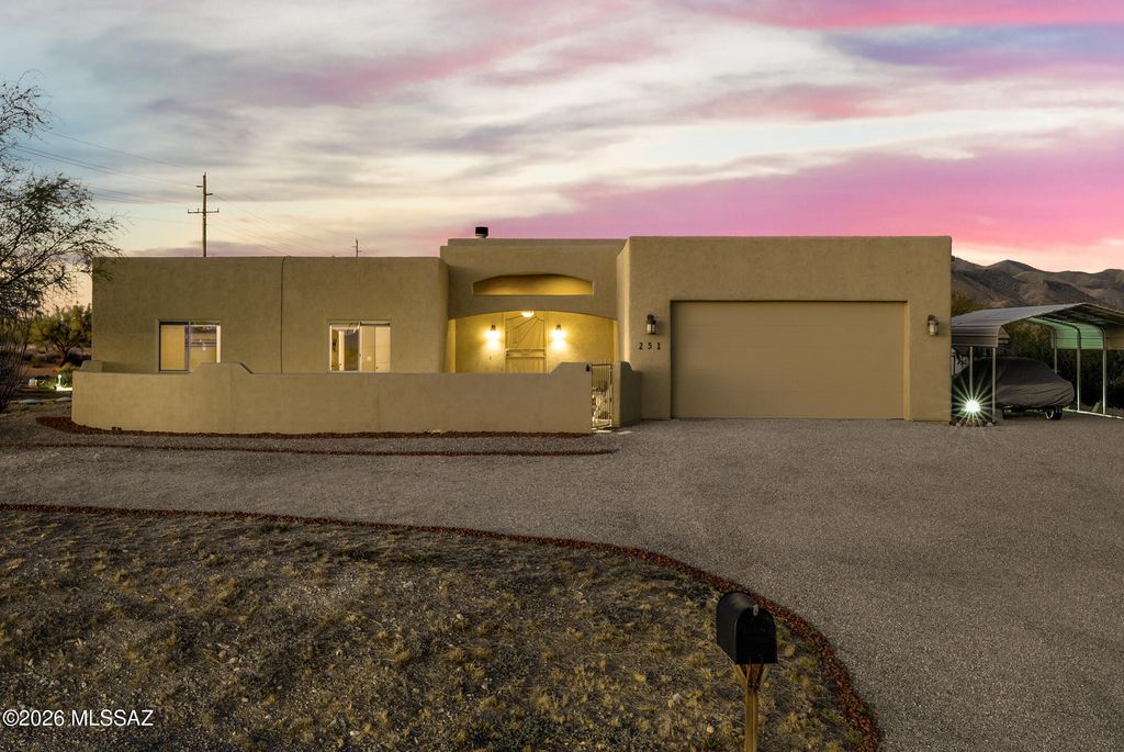 251 N Del Sur Drive, Vail, AZ 85641