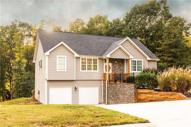 355 Conner Court, Social Circle, GA 30025