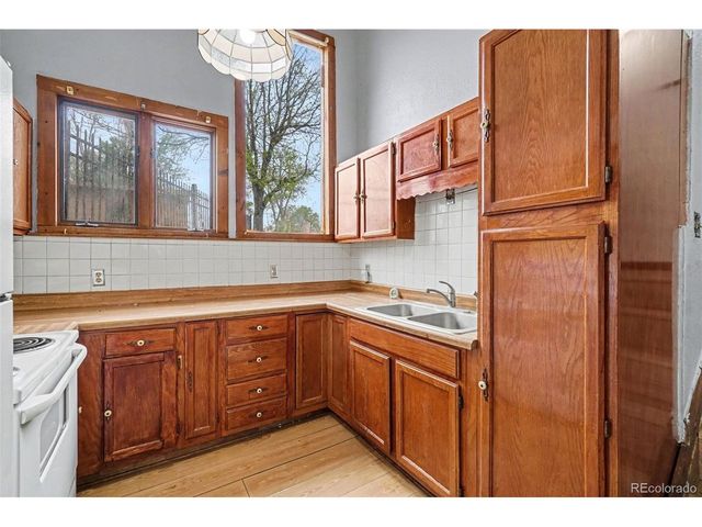 804 S Denver Ave, Fort Lupton, CO 80621