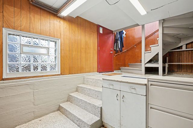 813 Circle Avenue, Forest Park, IL 60130