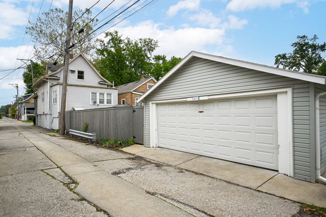 813 Circle Avenue, Forest Park, IL 60130