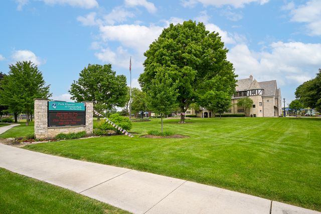 813 Circle Avenue, Forest Park, IL 60130
