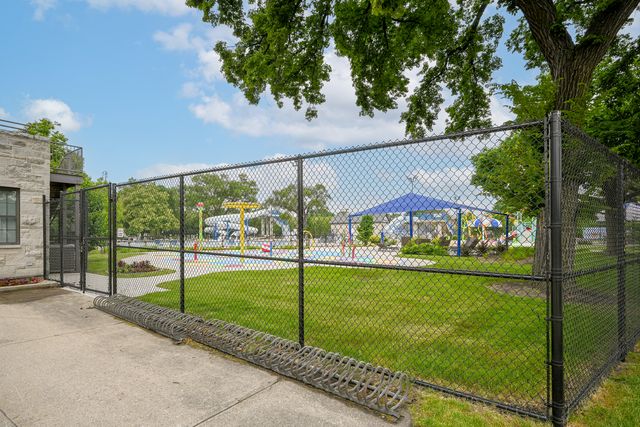 813 Circle Avenue, Forest Park, IL 60130