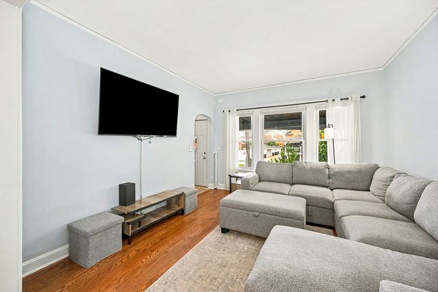 813 Circle Avenue, Forest Park, IL 60130