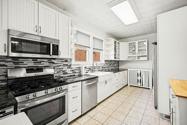 813 Circle Avenue, Forest Park, IL 60130