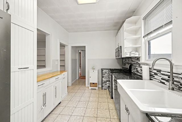 813 Circle Avenue, Forest Park, IL 60130