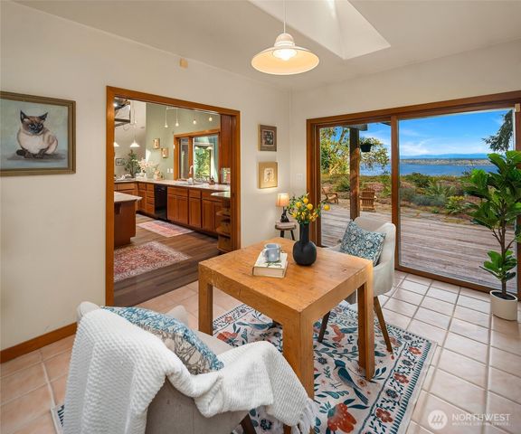 28302 97th Avenue SW, Vashon, WA 98070