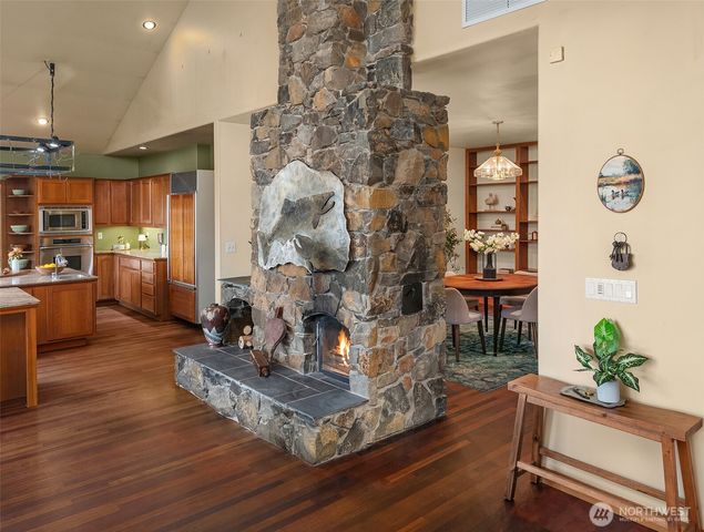 28302 97th Avenue SW, Vashon, WA 98070