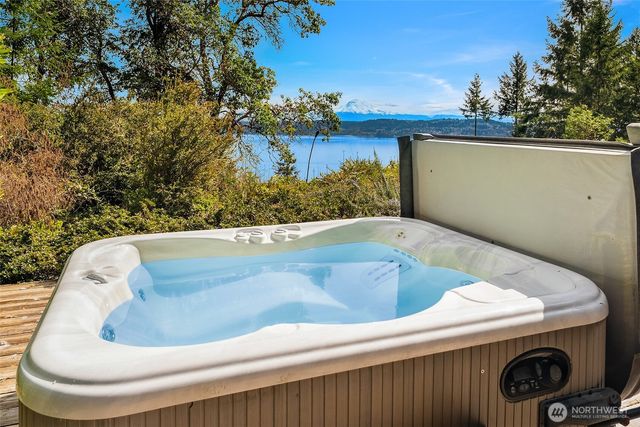 28302 97th Avenue SW, Vashon, WA 98070