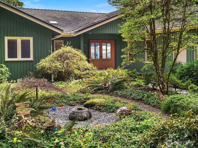 28302 97th Avenue SW, Vashon, WA 98070