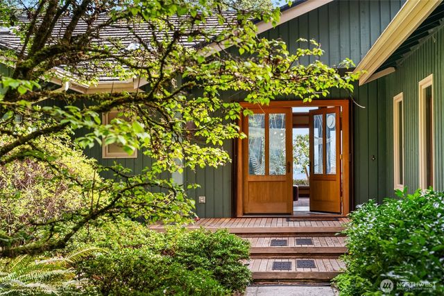 28302 97th Avenue SW, Vashon, WA 98070