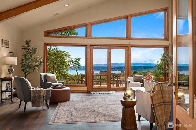 28302 97th Avenue SW, Vashon, WA 98070