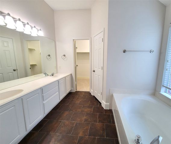 2000 Aberdeen Avenue, Mckinney, TX 75072