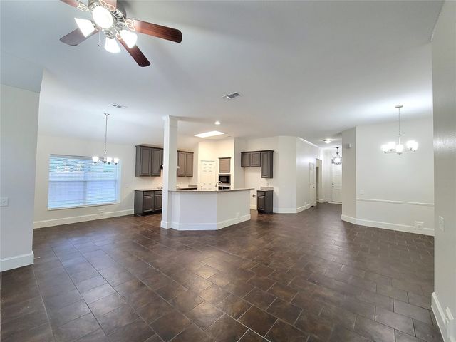 2000 Aberdeen Avenue, Mckinney, TX 75072
