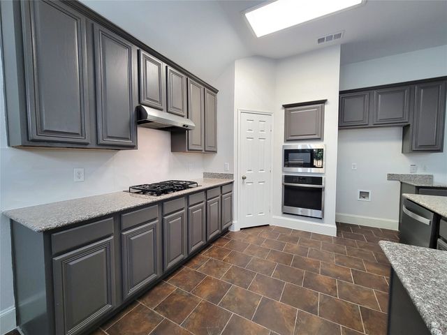 2000 Aberdeen Avenue, Mckinney, TX 75072