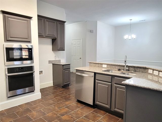 2000 Aberdeen Avenue, Mckinney, TX 75072