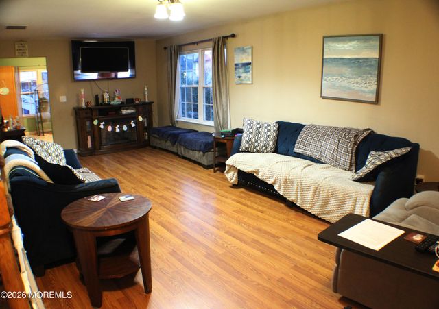 800 4th Street, Union Beach, NJ 07735