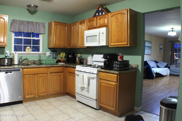 800 4th Street, Union Beach, NJ 07735