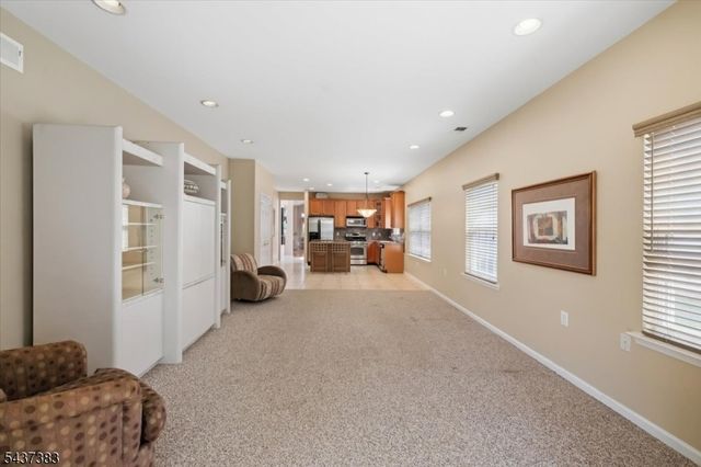3 Daulton Dr, Franklin Twp., NJ 08873
