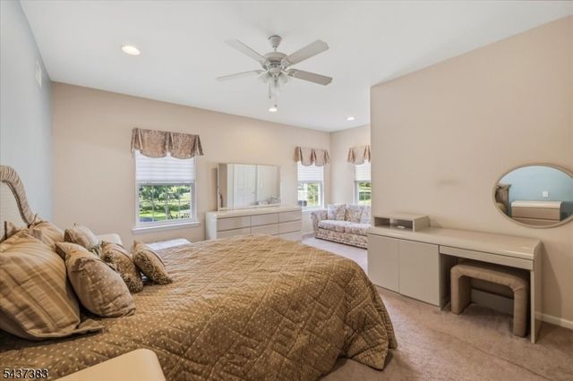 3 Daulton Dr, Franklin Twp., NJ 08873