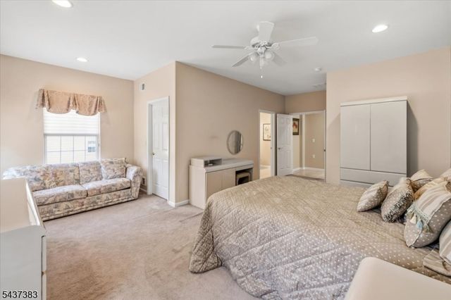 3 Daulton Dr, Franklin Twp., NJ 08873