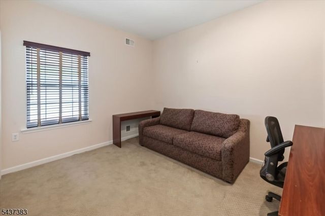 3 Daulton Dr, Franklin Twp., NJ 08873