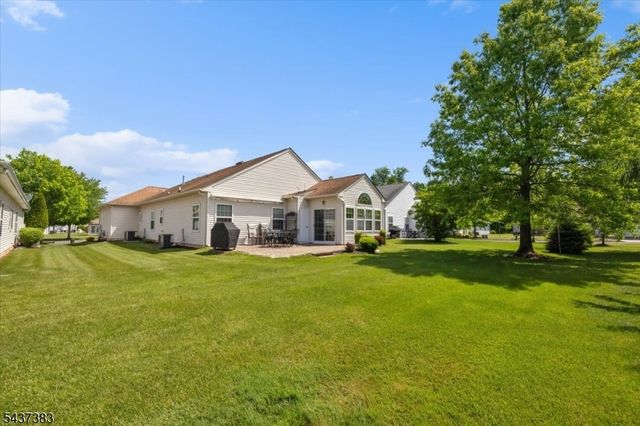 3 Daulton Dr, Franklin Twp., NJ 08873