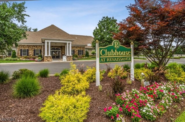 3 Daulton Dr, Franklin Twp., NJ 08873