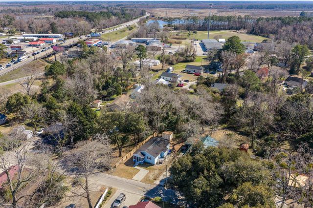 1725 Spivey Ave., Conway, SC 29527