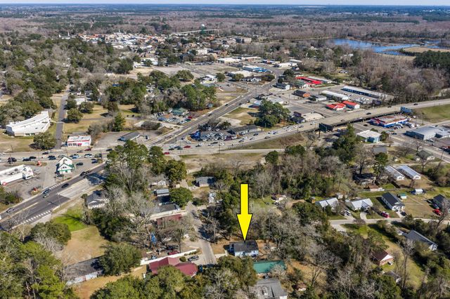 1725 Spivey Ave., Conway, SC 29527