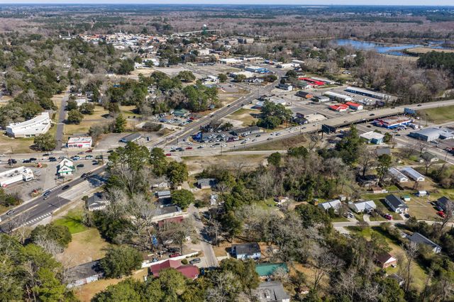 1725 Spivey Ave., Conway, SC 29527