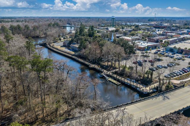 1725 Spivey Ave., Conway, SC 29527