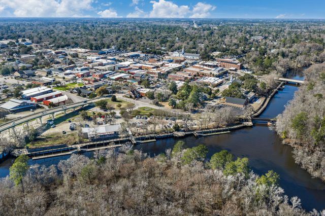 1725 Spivey Ave., Conway, SC 29527