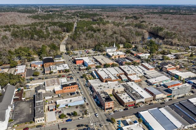 1725 Spivey Ave., Conway, SC 29527