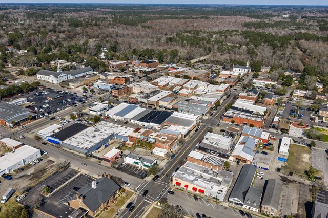 1725 Spivey Ave., Conway, SC 29527