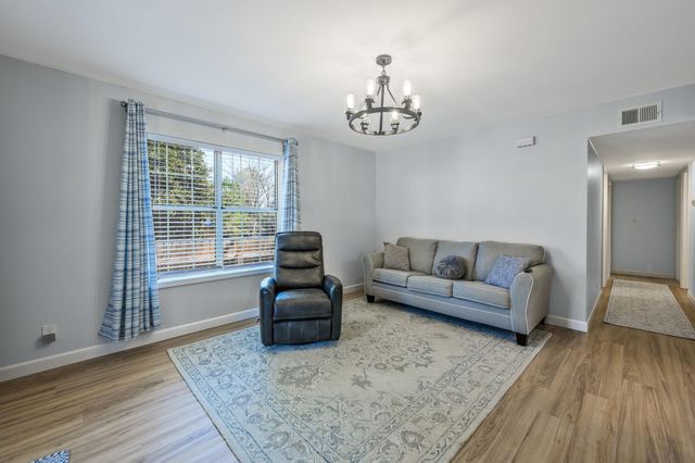 1725 Spivey Ave., Conway, SC 29527