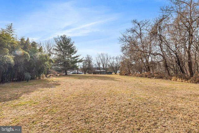 468A GARNET MINE RD, Upper Chichester, PA 19061