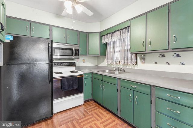 468A GARNET MINE RD, Upper Chichester, PA 19061