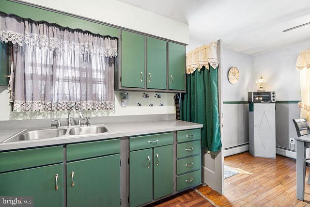 468A GARNET MINE RD, Upper Chichester, PA 19061