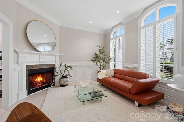 1120 Chollywood Drive, Charlotte, NC 28211