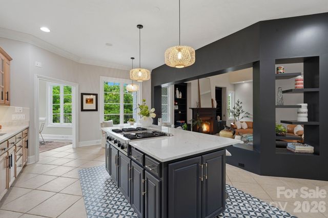 1120 Chollywood Drive, Charlotte, NC 28211