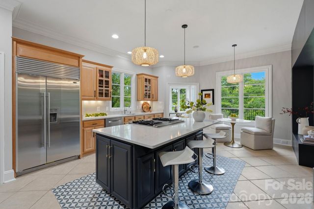 1120 Chollywood Drive, Charlotte, NC 28211