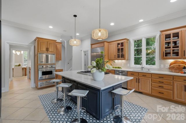 1120 Chollywood Drive, Charlotte, NC 28211