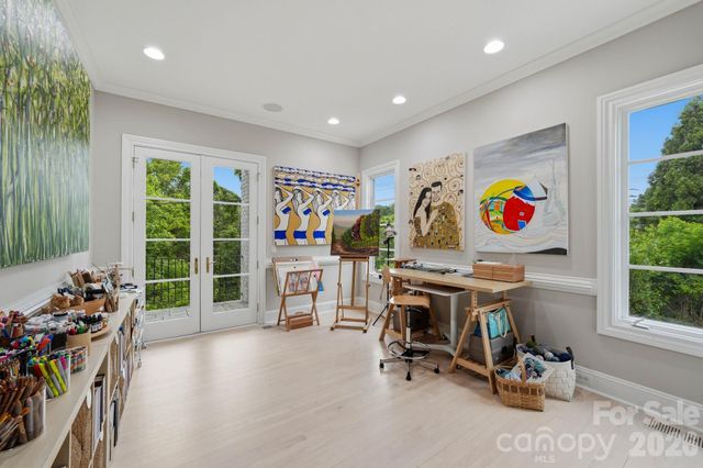 1120 Chollywood Drive, Charlotte, NC 28211