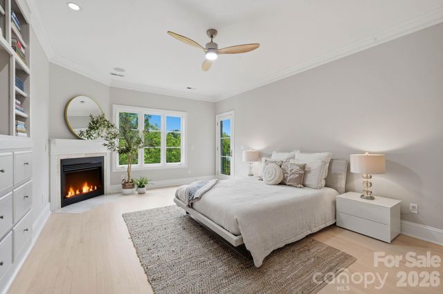 1120 Chollywood Drive, Charlotte, NC 28211