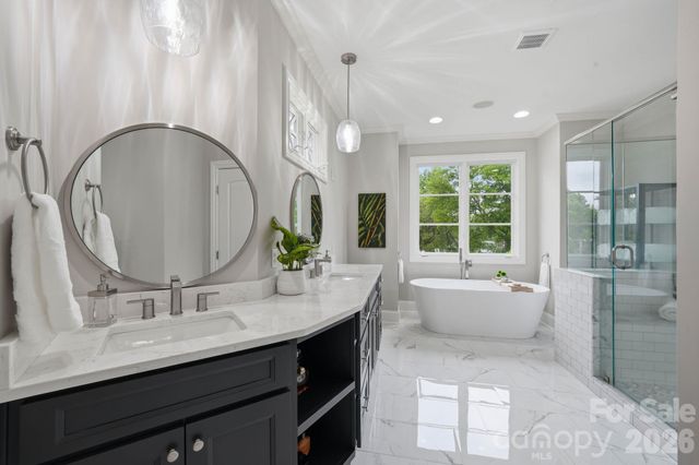 1120 Chollywood Drive, Charlotte, NC 28211